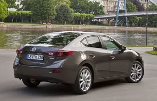 Polskie ceny nowej Mazdy3 sedan — zdjęcie 8