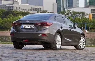 Polskie ceny nowej Mazdy3 sedan — zdjęcie 12