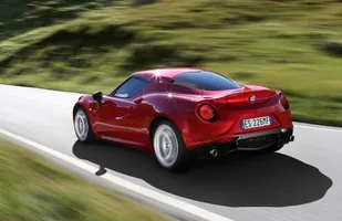Nadjeżdża Alfa Romeo 4C! — zdjęcie 6