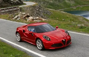 Nadjeżdża Alfa Romeo 4C! — zdjęcie 7