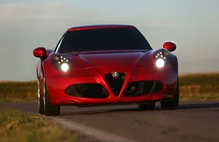 Nadjeżdża Alfa Romeo 4C! — zdjęcie 9