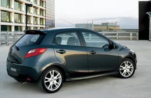 Używane: Mazda 2 — zdjęcie 5