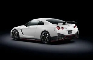 Oto nowy Nissan GT-R — zdjęcie 3