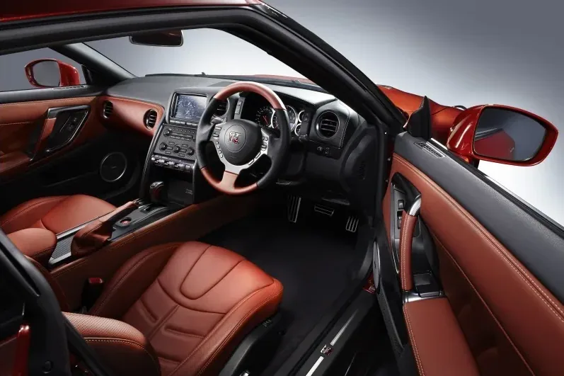 Nissan GT-R model roku 2014