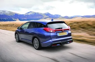 Oficjalnie: Honda Civic Tourer — zdjęcie 4
