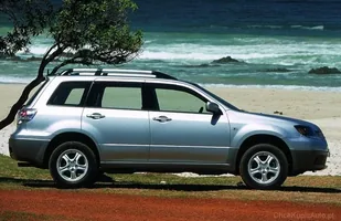 Używane: Mitsubishi Outlander — zdjęcie 5