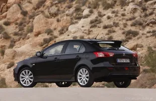 Używane: Mitsubishi Lancer VIII — zdjęcie 3