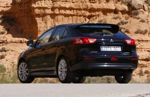 Używane: Mitsubishi Lancer VIII — zdjęcie 4