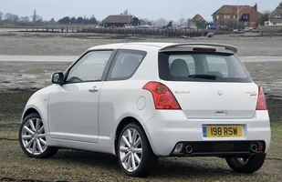 Używane: Suzuki Swift III — zdjęcie 6