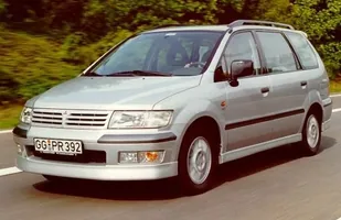 Używane: Mitsubishi Space Wagon — zdjęcie 2