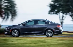 Nowy Chrysler 200 — zdjęcie 8