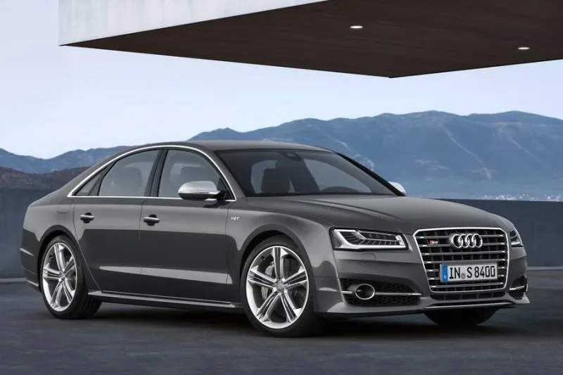 Audi S8