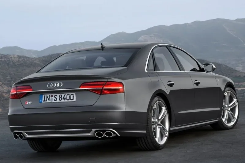 Audi S8