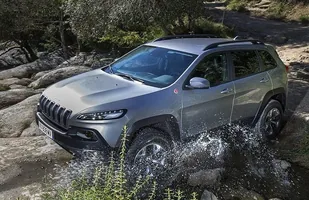 Jeep Cherokee wjeżdża do Europy! — zdjęcie 12