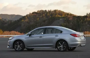 Subaru Legacy po raz szósty — zdjęcie 4