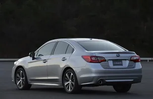 Subaru Legacy po raz szósty — zdjęcie 6
