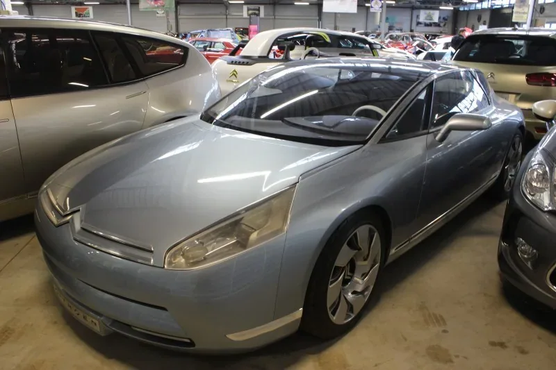Jeden z prototypów poprzedzających produkcyjny model C6