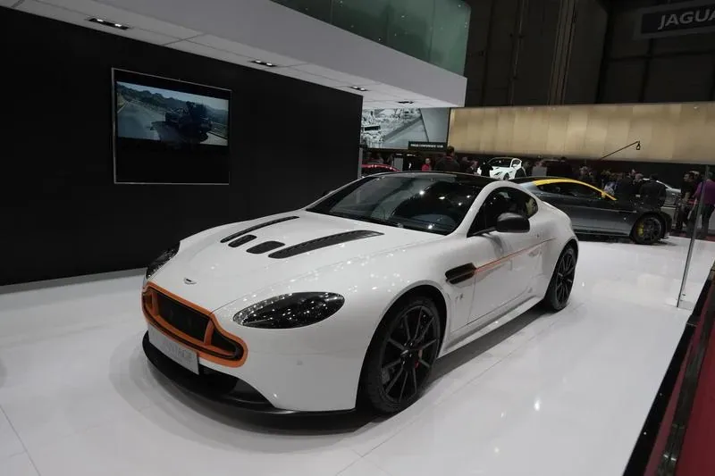 Aston Martin V12 Vantage