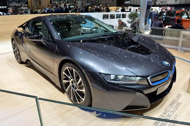 BMW i8