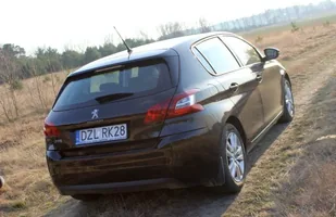 Długi dystans: Peugeot 308 — zdjęcie 4