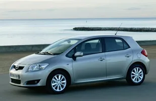 Używane: Toyota Auris — zdjęcie 2