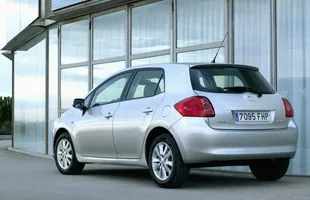 Używane: Toyota Auris — zdjęcie 12