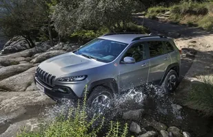Nowy Jeep Cherokee w Polsce. Ceny — zdjęcie 8