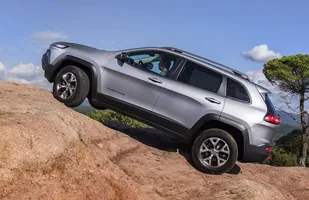 Nowy Jeep Cherokee w Polsce. Ceny — zdjęcie 10