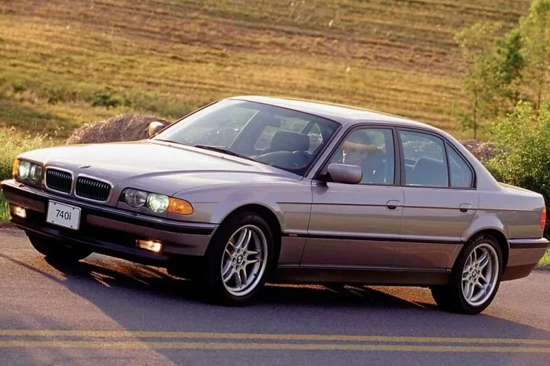 BMW 7 E38