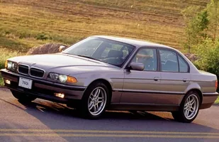 Używane: BMW serii 7 E38 — zdjęcie 8