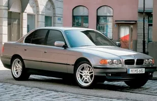 Używane: BMW serii 7 E38 — zdjęcie 9