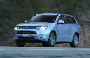 Mitsubishi Outlander PHEV. Świetna sprzedaż! — zdjęcie 3