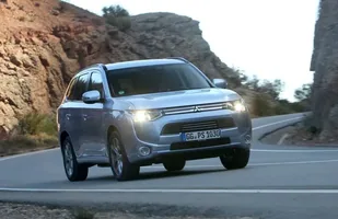 Mitsubishi Outlander PHEV. Świetna sprzedaż! — zdjęcie 5
