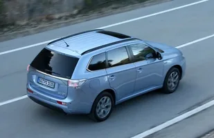 Mitsubishi Outlander PHEV. Świetna sprzedaż! — zdjęcie 6