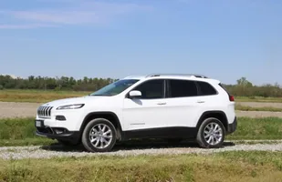 Jeździmy nowym Jeepem Cherokee — zdjęcie 8