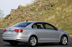 Volkswagen Jetta po liftingu — zdjęcie 3