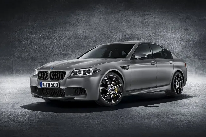 BMW 30 Jahre M5