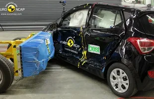 Testy Euro NCAP: Mercedes klasy C i Hyundai i10 — zdjęcie 2