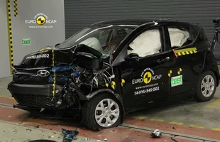 Testy Euro NCAP: Mercedes klasy C i Hyundai i10 — zdjęcie 4