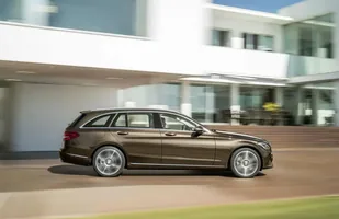 Nowy Mercedes C Estate — zdjęcie 11