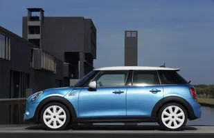 Pięciodrzwiowe Mini. Takiego nie było! — zdjęcie 4