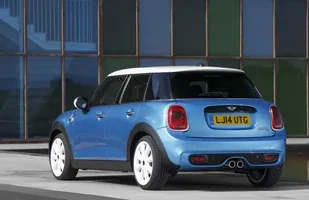 Pięciodrzwiowe Mini. Takiego nie było! — zdjęcie 7