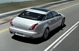 Jaguar i Land Rover z nowymi silnikami — zdjęcie 3