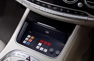 Opancerzony Mercedes S600 Guard — zdjęcie 6