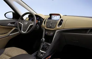 Opel Zafira Tourer ecoFlex — zdjęcie 4