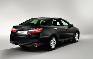 Toyota Camry po liftingu — zdjęcie 2