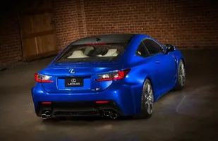 Lexus RC F z niezwykle mocnym V8 — zdjęcie 6