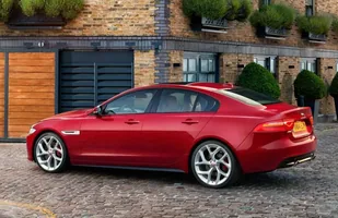 Nowość: Jaguar XE — zdjęcie 2