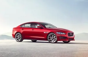 Nowość: Jaguar XE — zdjęcie 8
