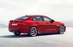 Nowość: Jaguar XE — zdjęcie 9